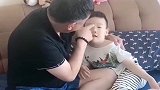 自从带儿子回娘家，姥爷就要给儿子撑腰，眼前这一幕，看完别笑！