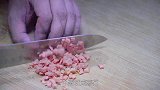鸡蛋别光煮着吃了，加半碗面粉，做出营养早餐，全家人都爱吃