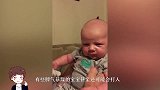 爸爸连亲宝宝2下，下一秒请注意宝宝的表情，看完不准笑
