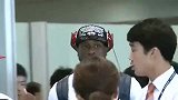 篮球-13年-韦德中国行：韦德抵达北京开启中国行 球迷接机热情似火-花絮