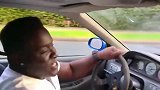 国外黑人暴力驾驶思域,匹的超大马力,他是在尖叫还是害怕