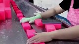 坐在第二工序的大姐，工作实在太轻松