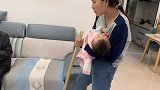 亿万富翁衣锦还乡，家门口见个女孩路边要饭，带回家才知是亲闺女