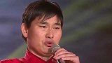 陈亚男与妈妈同框，比剪刀手还亲昵搂抱，不像在大衣哥家时拘谨