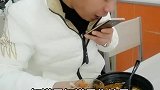 换桌子也不给我说一声！本市著名开发商虎子！