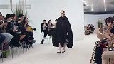LOEWE 2020春夏巴黎女装秀︱蕾丝性感透露着少女气息