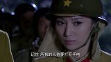 小伙穿越鬼子防线，怎料竟让战士全部打开手电，战士瞬间懵了