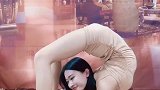 高难度绝活表演，这样的才艺精彩好看，小姐姐太有才华了