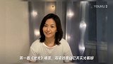 白T素颜追忆青春,披发光脚清唱逆光,孙燕姿20周年线上惊喜演唱会