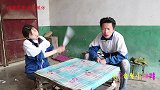 短剧：妈妈买了扭扭棒，甜甜给来福自制巨丑扭扭棒发箍，真逗