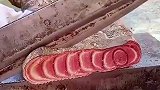 这切的是什么，还是红色的