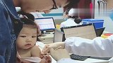 带闺女去医院打针，可小祖宗不按套路出牌，长大了是个狠人