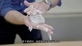 玉米淀粉和水加在一起发生什么事网友这就是非牛顿流体