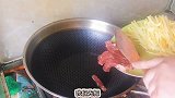 牛排别再煎着吃了，教你用牛排炒瓜丝，嫩中带鲜，简单好做