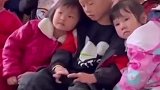 小小年纪就有如此艳福