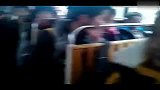 搞笑-20120308-哭笑不得：小学生校车上集体唱《伤不起》
