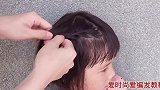 小女孩说长这么大，这是她第一次编头发，好开心