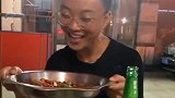 这声音那么好听，不来大姨妈可惜了，爸妈有你真是儿女双全了！