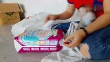 小猴子试穿新买的纸尿裤，一脸傲娇：真不错