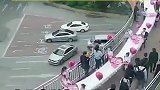 这是婚纱还是桌布啊