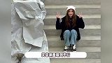 冯小刚女儿北京看展，18岁徐朵容貌变化好大，身形出挑又瘦又美