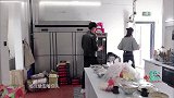 马天宇暖心帮张翰倒垃圾，林心如腿“踢”苍蝇，自己被逗笑！
