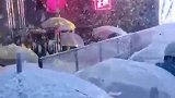 你能信我在室内打着伞看雪