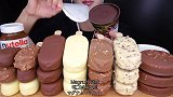 黑巧克力脆层覆盆子冰淇淋捏捏杯、巧克力脆皮雪砖