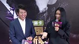 不帮老婆提行李被质疑不够绅士？本尊回应：以后得多帮她提些