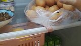鸡蛋不能直接放冰箱，会污染其他食物