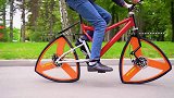 牛人发明三角形轮胎的自行车，能平稳行驶在公路上，原理是什么？