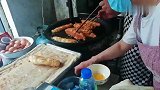 河南路边小吃，油条灌鸡蛋，3元一根，又香又脆