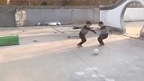 足球小将不忘坚持训练 五个过人动作你能做几个？