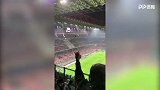 大战将至！梅阿查氛围浓厚 球迷引吭高歌先嗨起来了