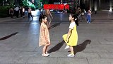 2小孩对跳，8步恰恰《燃烧的爱火》观众：小孩子怎么跳都好看