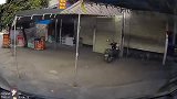 店家这刚开门生意就来了，吓我一跳啊