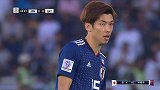大迫勇也半场强突遭遇对手围剿 快发任意球完成远距离轰门