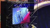 芭莎慈善夜：肖战造型太帅走红毯，引全场尖叫声不断！