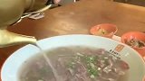 如此做法的水煮肥牛，熟不熟完全看天意！