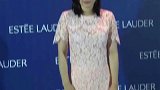港媒曝霍启刚弟弟新恋情 女方朴素似郭晶晶 两人手牵手逛家具店