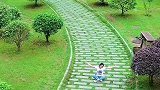 自驾游123天，偶然拍到的画面，总感觉哪里有点不对劲儿