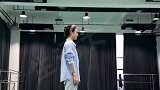 舞蹈生挑战高难度动作，飞起来的那一刻两人都很惊恐