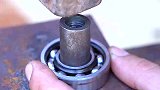 小伙用轴承发明这个工具，操作简单，试过的都说好