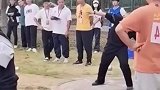 开席这多少带私人恩怨了