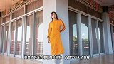 新加坡女演员身材太好了，姜黄色裙装气色佳，长腿靴秀美腿