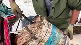 你以为大爷只是在淘污水桶，其实真正的福气在后面呢！