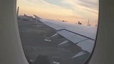 不多见的画面！乘客实拍客机空中放油全过程，好美！