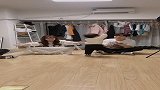 走着走着就长大了，幸福一家三口