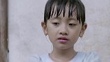 妈妈偏爱姐姐，万万没想到竟把落水的妹妹晒在一旁，太令人心寒