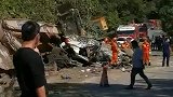 通报！广东普宁一工程车从牵引车上掉落砸中对向小车，致2死2伤